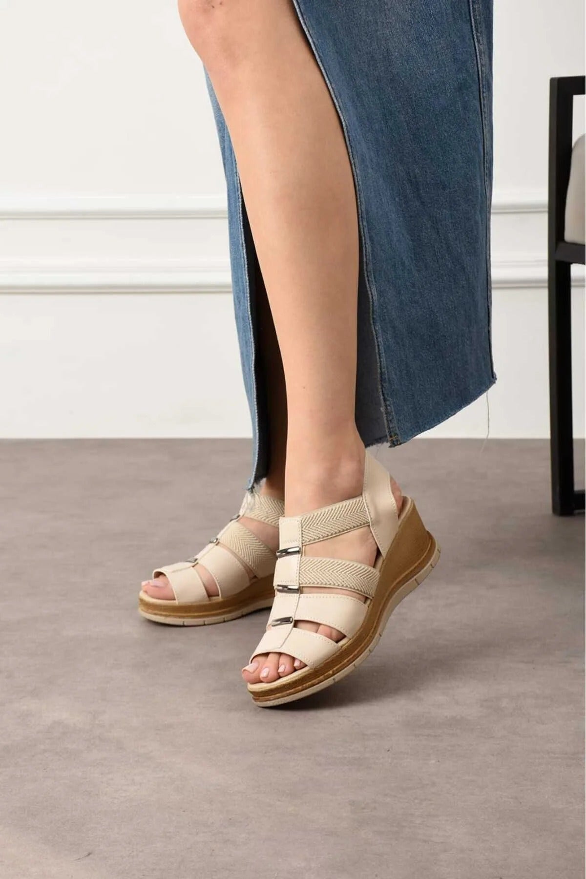 Kadın Cırtlı-Çapraz Bant Dolgu Topuk Hafif Ortepedik Yazlık Ayakkabı Sandalet
